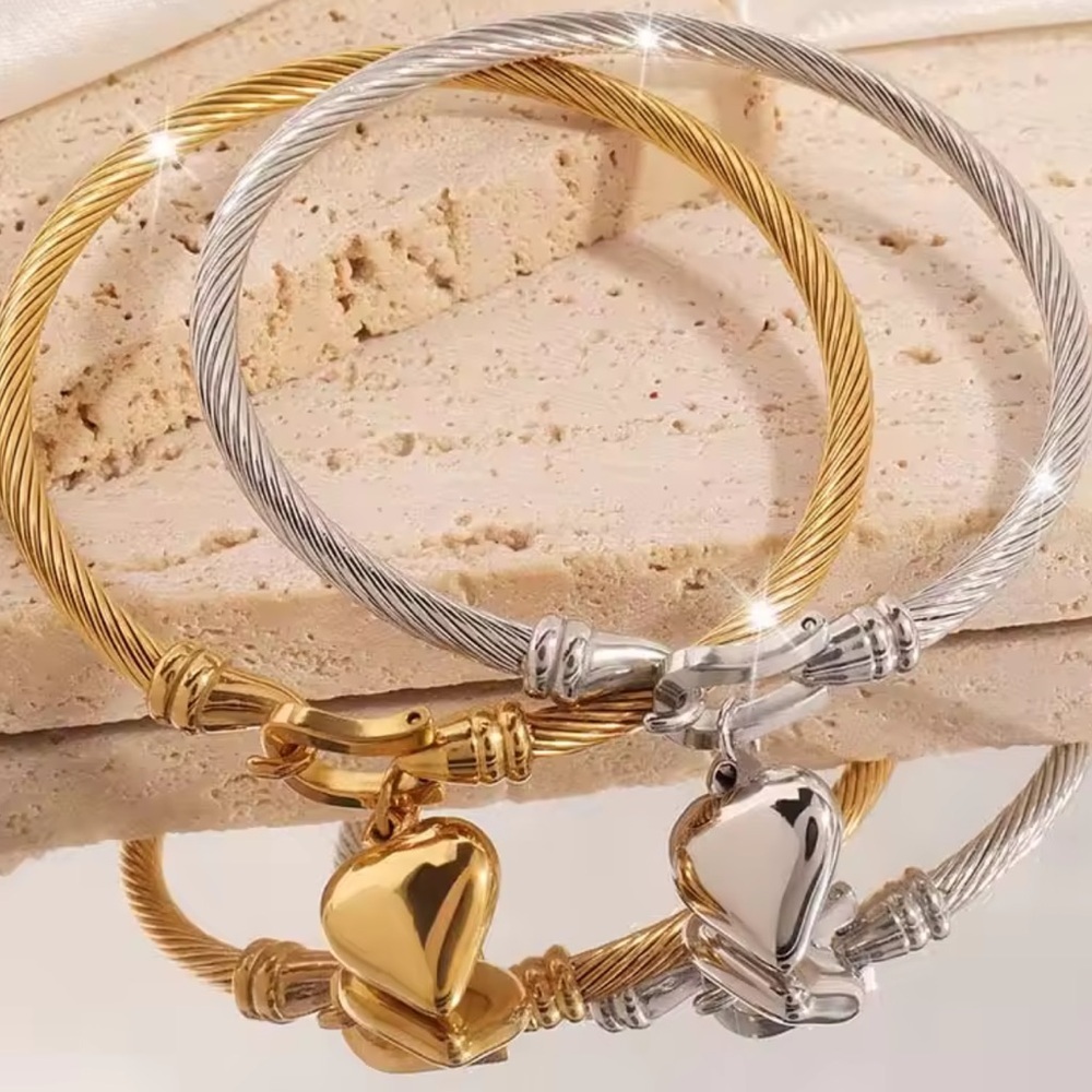Anthropologie Gold Heart Charm Bracelet